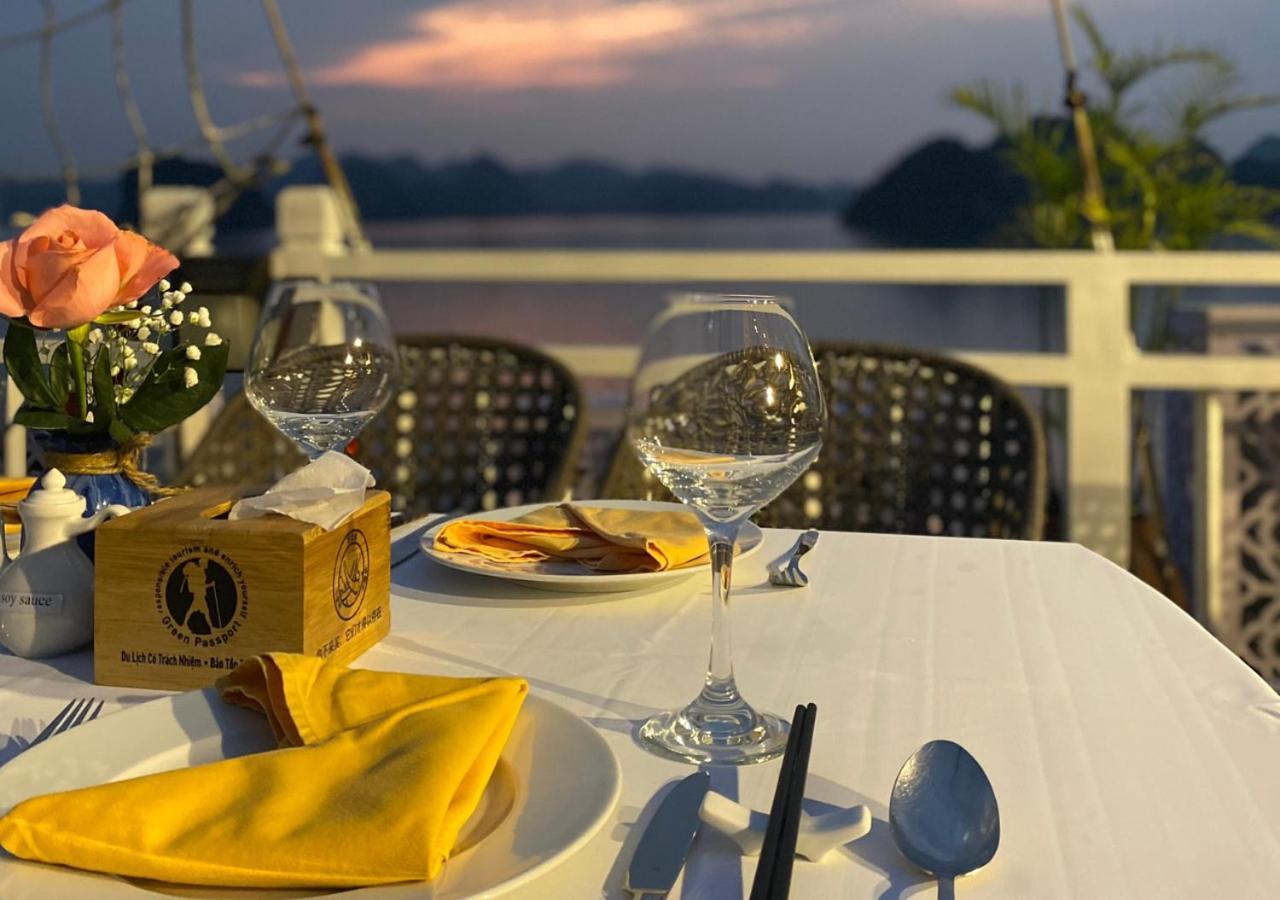 Arcady Boutique Cruise Hotel ฮาลอง ภายนอก รูปภาพ