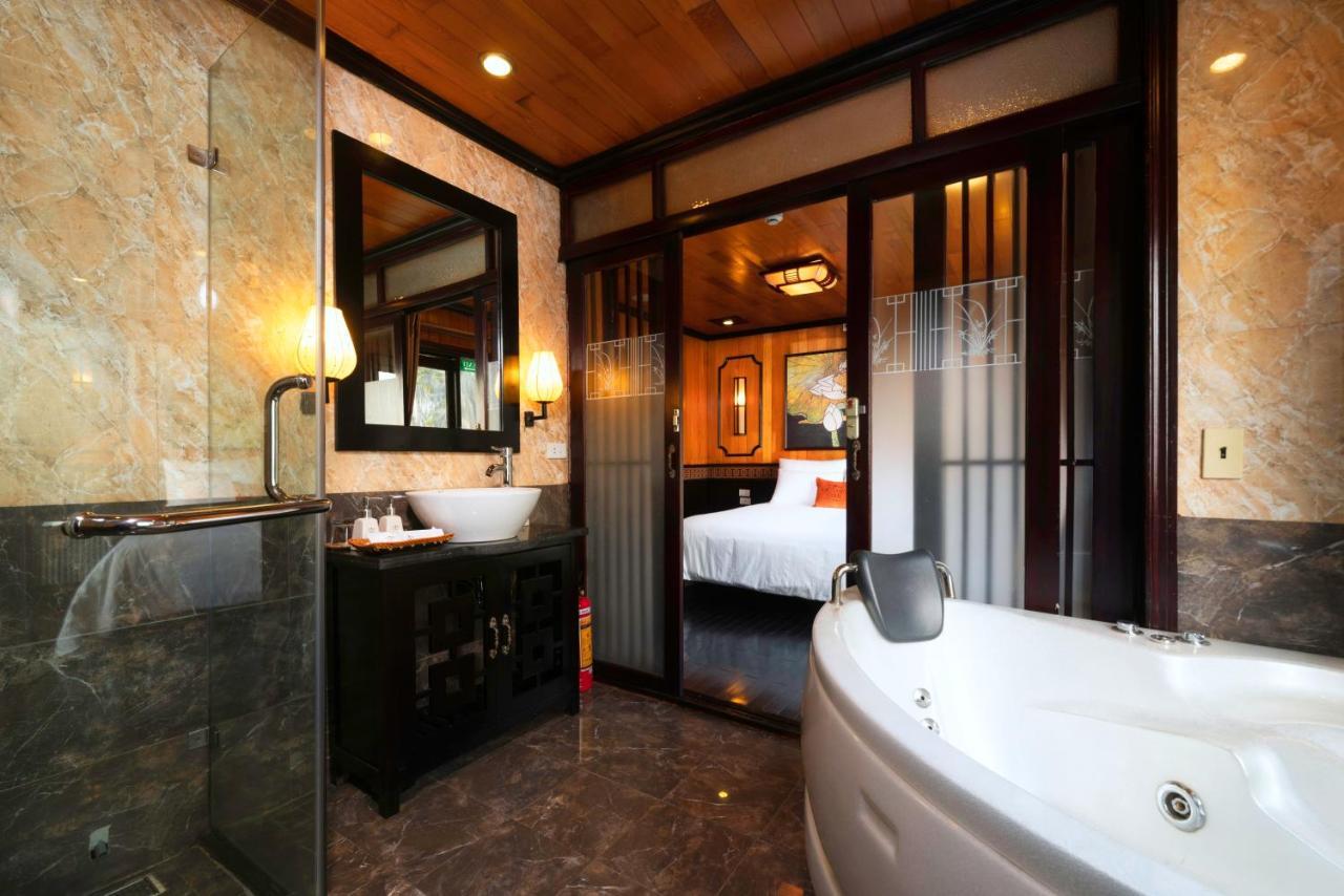 Arcady Boutique Cruise Hotel ฮาลอง ภายนอก รูปภาพ